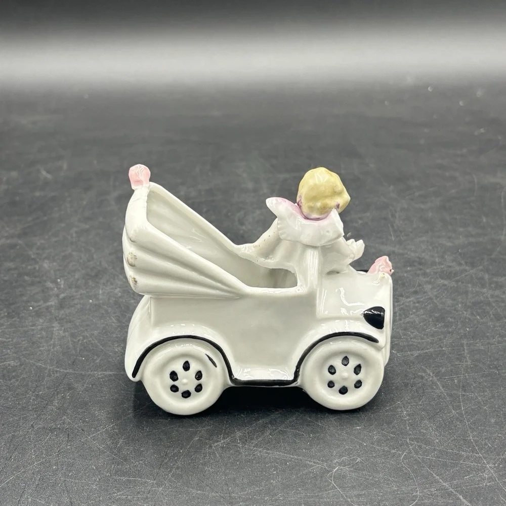 Vtg Cherub‎ Angel In Car Planter Ceramic White